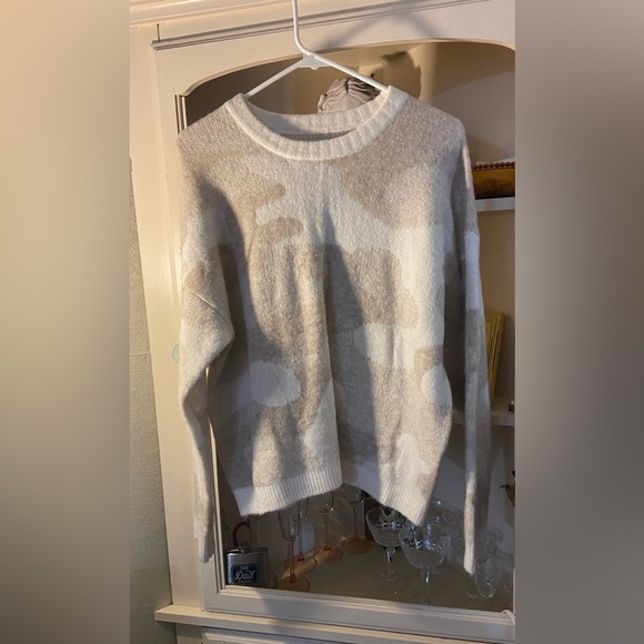 Sweater - Picture 2 of 4